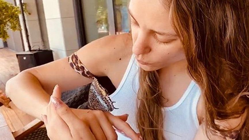 Serenay Sarıkaya’dan kelebekli paylaşım