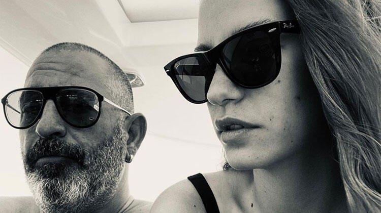 Cem Yılmaz Twitter’dan Serenay Sarıkaya’ya şarkı hediye etti