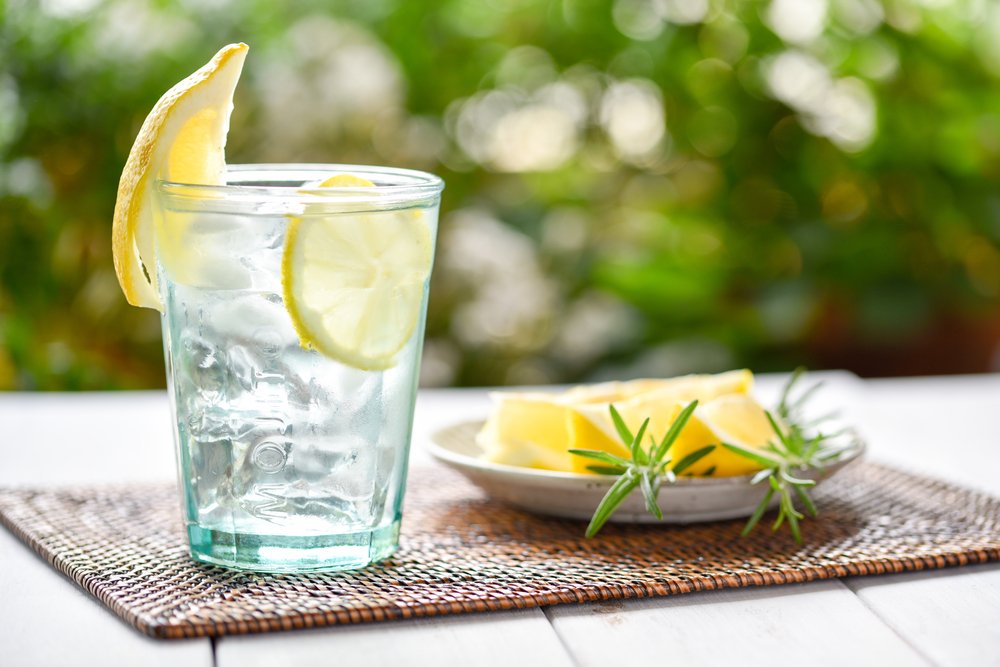 Aft: Ağzı ılık limonlu su ile çalkalamak ağrılı aftlardan ve ağız ülserinden kurtulmaya yardımcı olur.