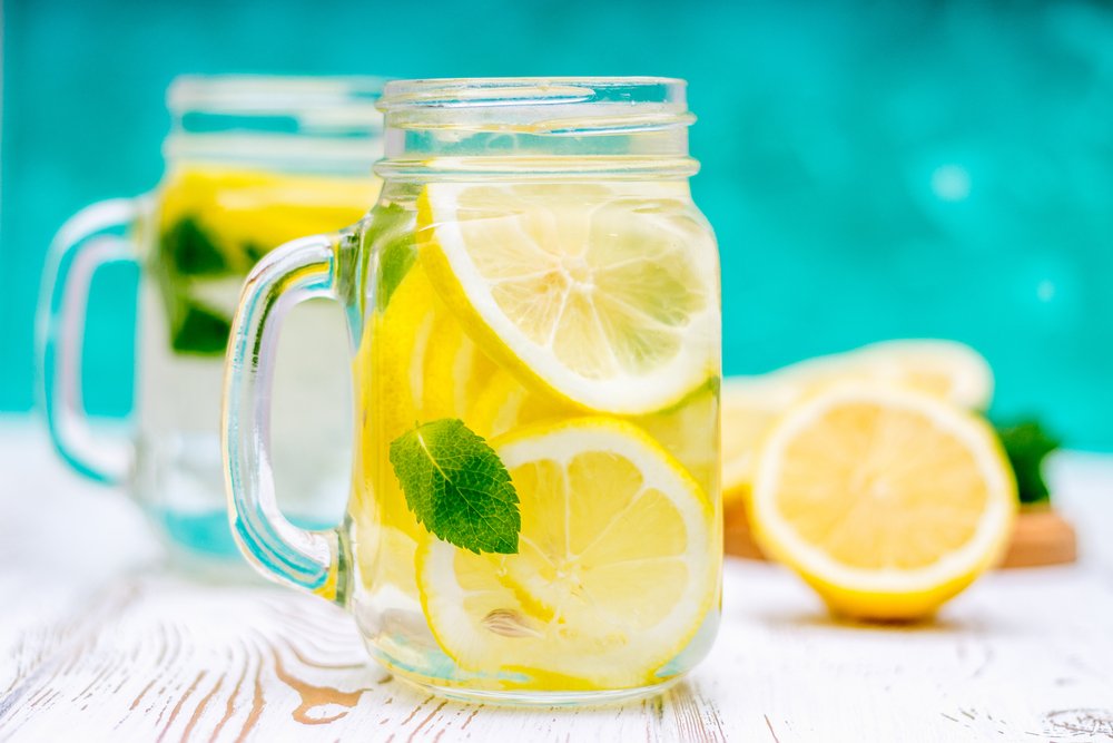 Diş eti rahatsızlıkları: Limonlu su içmek, şişmiş diş etleriyle ilgili ağrılardan kurtulmaya yardımcı olur.