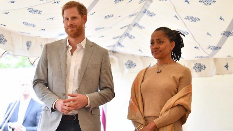Prens Harry, Meghan Markle’ın annesi Doria Ragland ile yaşamaya başladı