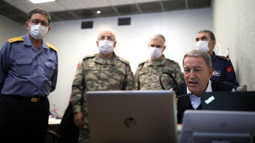 Bakan Akar operasyondaki komandolara seslendi: Sizlerle gurur duyuyor, övünüyoruz