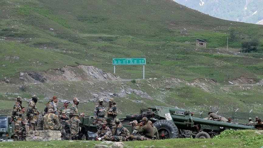 Hindistan'dan Çin'den flaş açıklama: En az 40 asker öldü