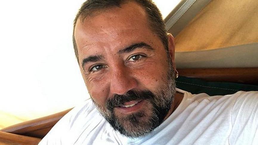 Ata Demirer’i sevindiren hediye