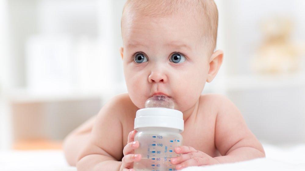 bebeklere ne zaman su verilir bebege su vermenin zarari var midir guncel yasam haberleri
