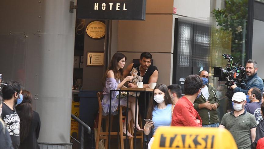 Can Yaman ve Özge Gürel dizi çekimlerine başladı