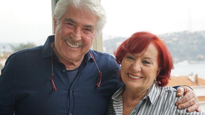 Erdal Özyağcılar’dan evlilikte 50’inci yıla komik paylaşım