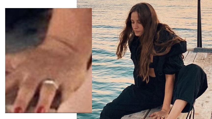 Serenay Sarıkaya’nın sol parmağındaki yüzük dikkat çekti