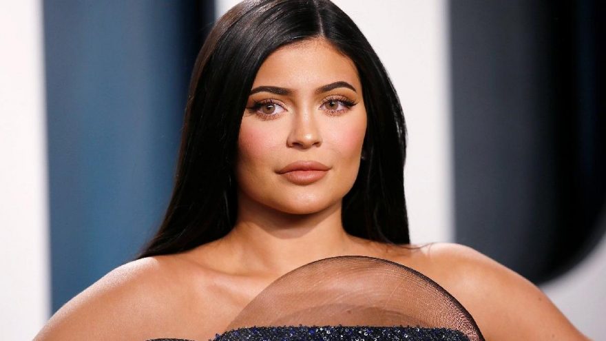 Kylie Jenner’a ikinci şok: Markasının satışları durdurulabilir