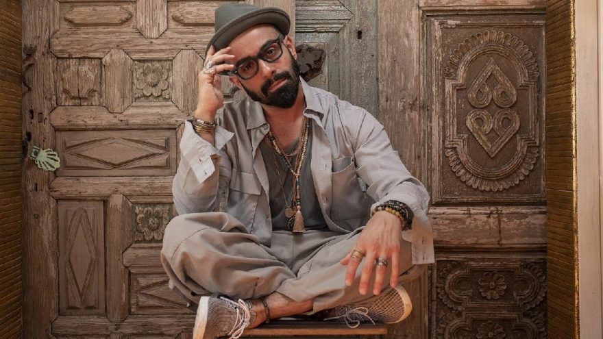 Gökhan Türkmen doğa kirliliğine belgesel gibi klibiyle dikkat çekti