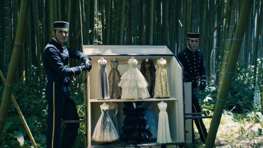 Dior 2020-21 haute couture koleksiyonunu tanıttı