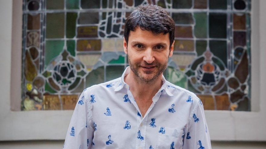 Sinan Özen, onlarca kez ameliyat olan kızı Neva hakkında basın açıklaması yaptı
