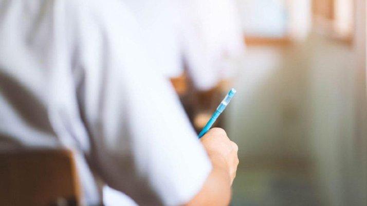 Devamsızlık kalktı mı? MEB’den lise son öğrencileri için devamsızlık kararı…