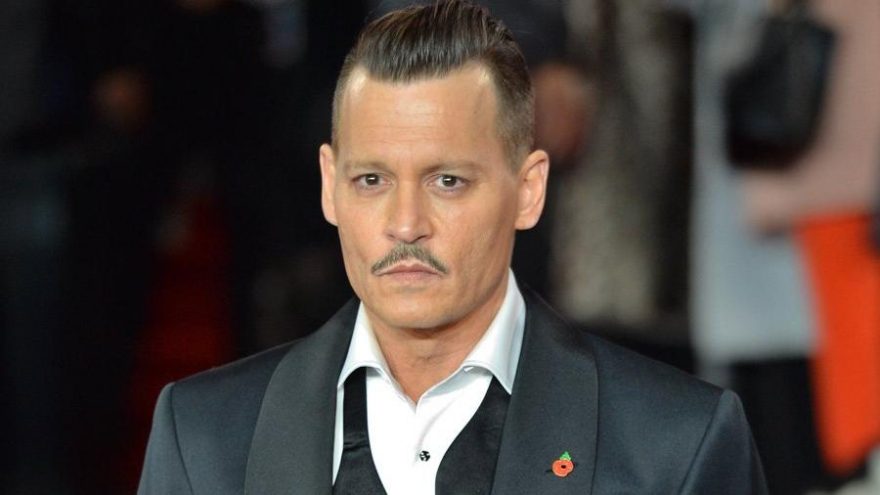 Johnny Depp, kızına 13 yaşında esrar içirerek ‘Sorumlu ebeveynlik’ yaptığını söyledi