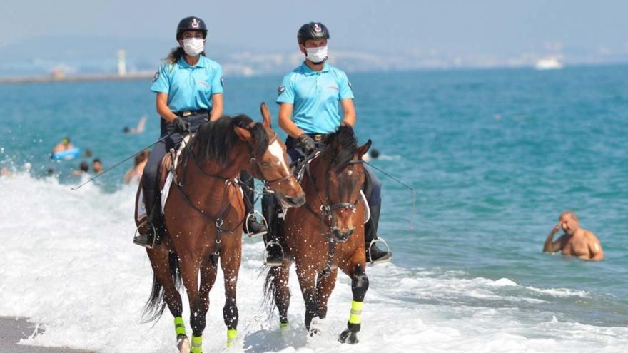 Manavgat sahilleri atlı jandarma timlerine emanet
