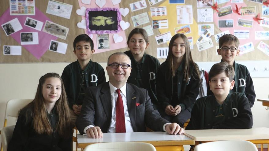 Atatürk ilkeleriyle öğrenciler yetişir