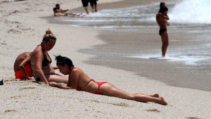 Alanya’ya nem bulutları indi, sıcaktan bunalan denize koştu