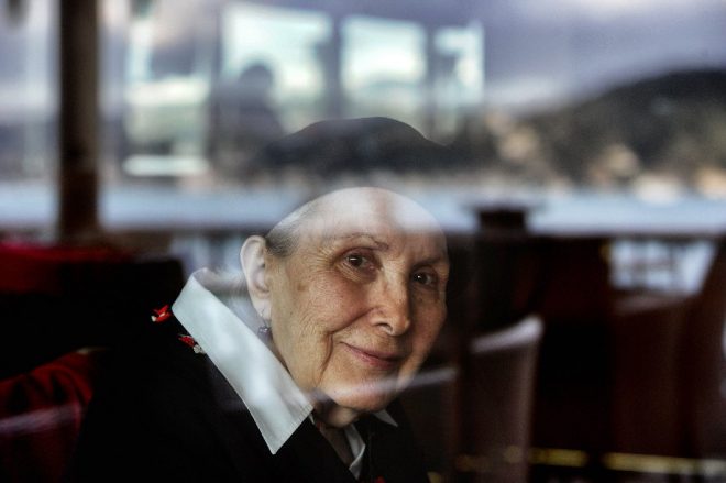  Adalet Ağaoğlu, 3 gündür yoğun bakımda gördüğü tedavi sonrasında çoklu organ yetmezliği nedeniyle 91 yaşında hayata gözlerini yumdu.