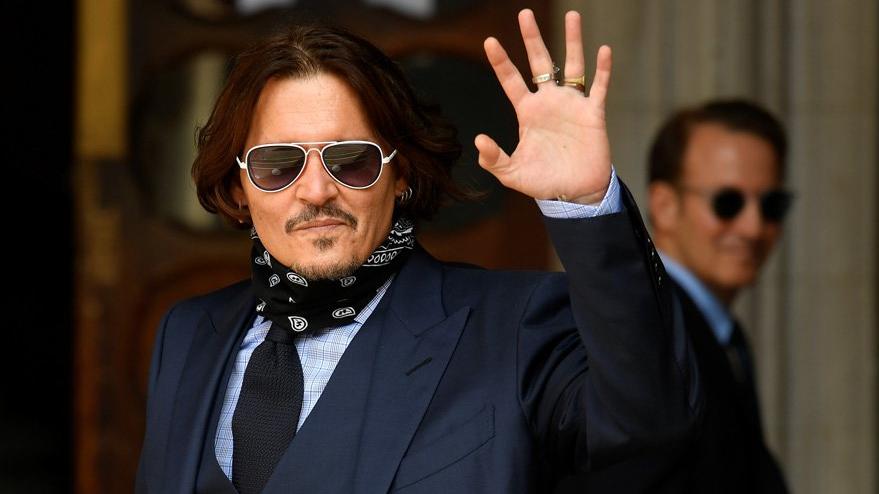 Ünlü çiftin davasında skandal kare: Johnny Depp’i gizlice çekmiş