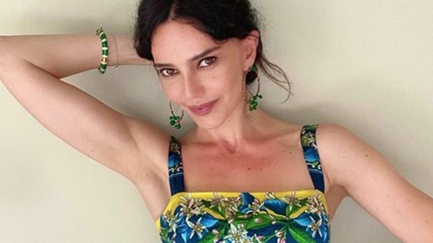 Hande Ataizi tavandaki aynayı görünce…
