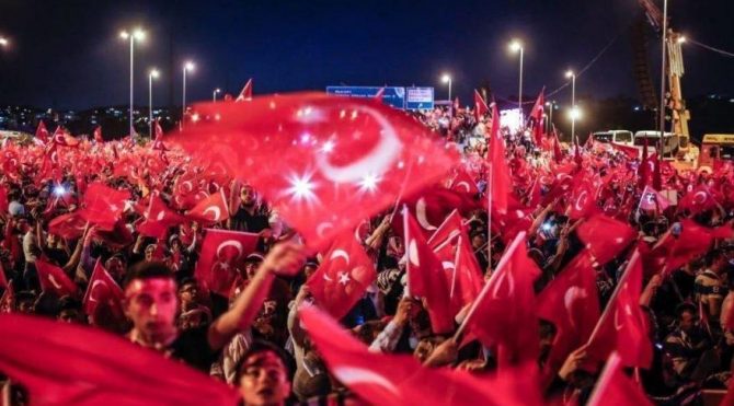 15 Temmuz resmi tatil mi? Bugün bankalar, PTT, hastaneler ...