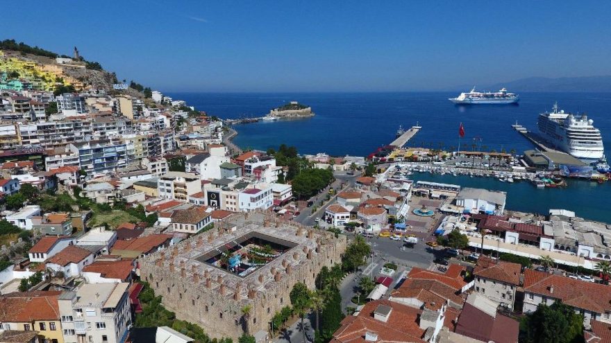 Güney Ege esnafı, Yunanistan ile karşılıklı feribot seferlerini bekliyor