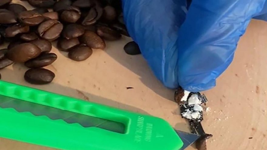 Şeytanın aklına gelmez! Kahve çekirdeklerinin içinde kokain teslimatı