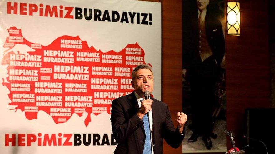 Öztürk Yılmaz’ın Yenilik Partisi’nin kuruluş dilekçesi İçişleri Bakanlığı’na sunuldu