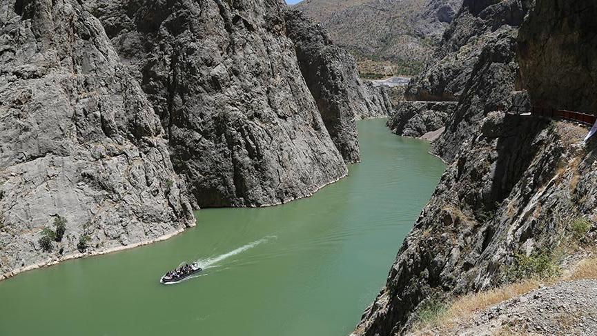 Dünyanın ikinci büyük kanyonunda zipline ve tekne keyfi