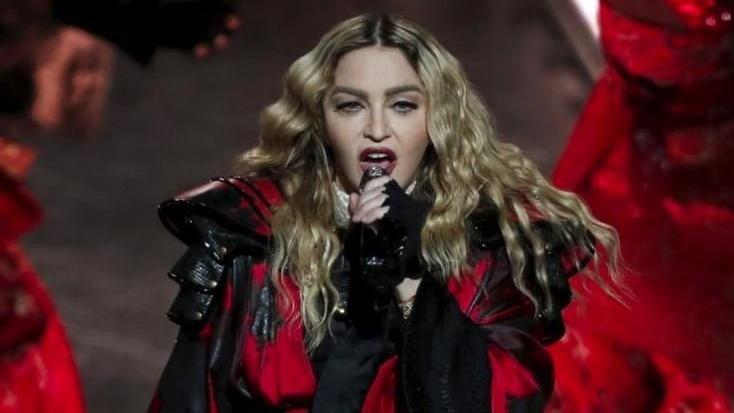 Madonna’ya, eşcinsellerin haklarını savundu diye 1 milyon dolar ceza kesildi
