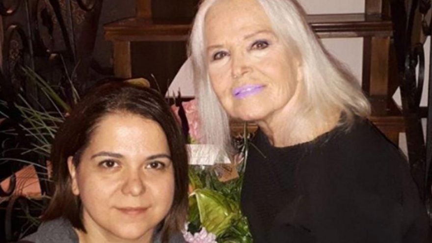Gönül Yazar ve Erol Simavi’nin kızı Yasemin Simavi dünyaevine girdi