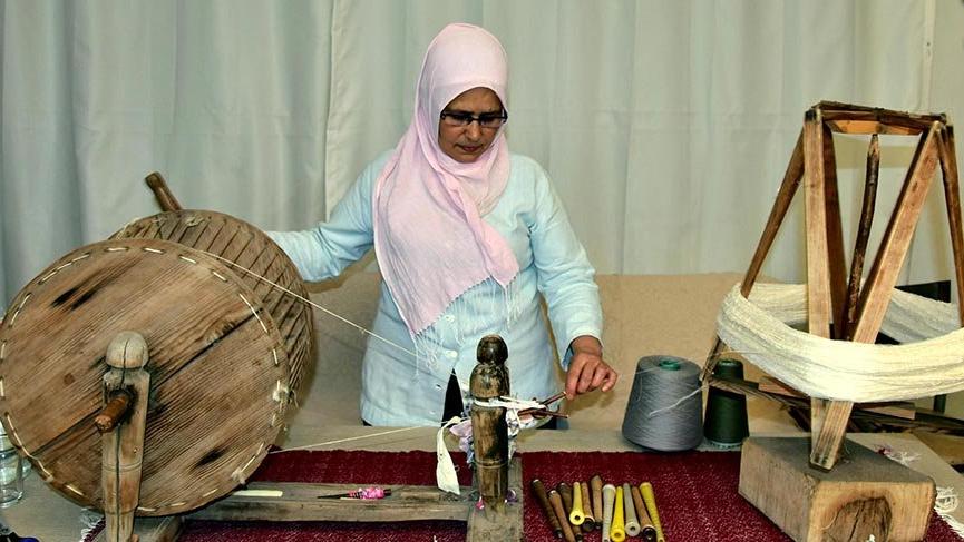 Yöresel dokumacılığı yaşatmaya çalışıyorlar