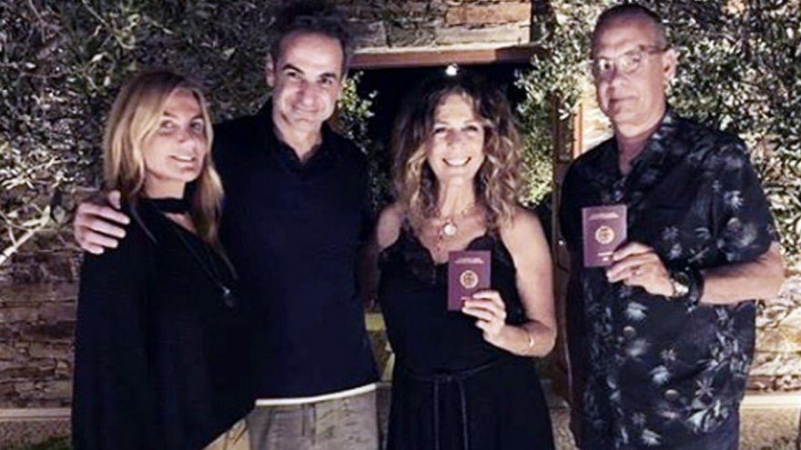 Holywood yıldızı Tom Hanks eşi ile birlikte Yunan vatandaşı oldu