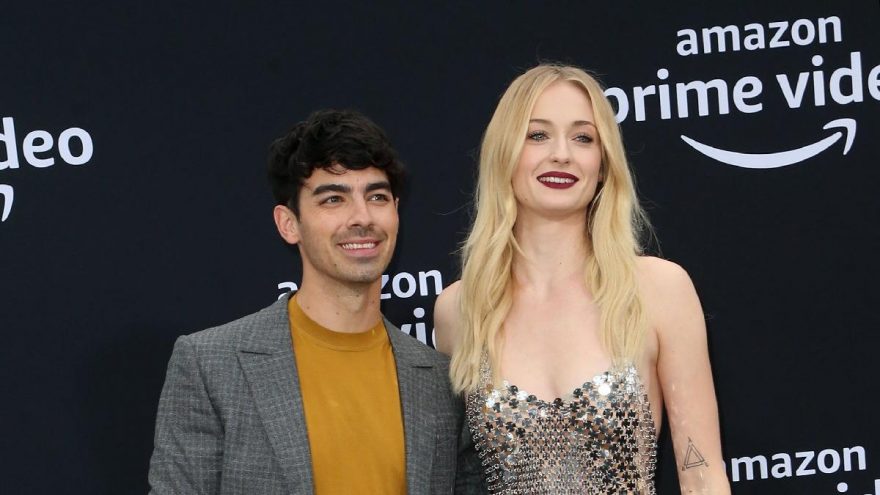 Sophie Turner ve Joe Jonas çifti ilk bebeklerine kavuştu
