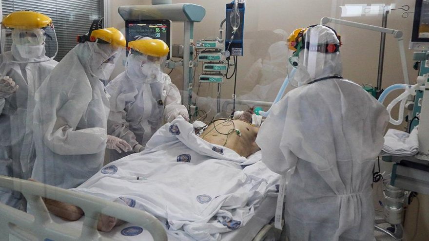 Prof. Dr. Adıyaman: Hastanelerde yer kalmadı, 50 yaş üstü ilaç verilip evlerine gönderiliyor