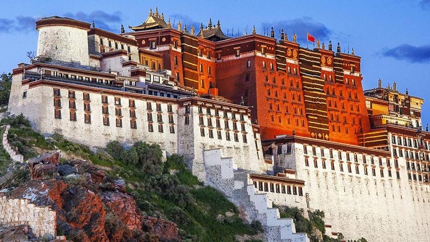 Tibet’in 7. yüzyıldan kalma sarayı Potala