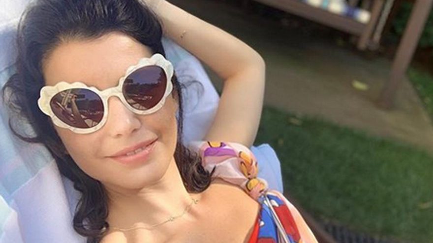 Beren Saat’ten eşi Kenan Doğulu’ya mayolu poz
