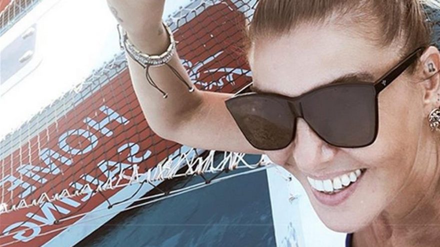 Gülben Ergen’den bikinili selfie