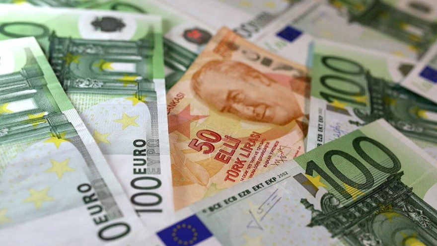 WSJ: Türk Lirası’nın düşüşü, euro için endişeleri artırdı