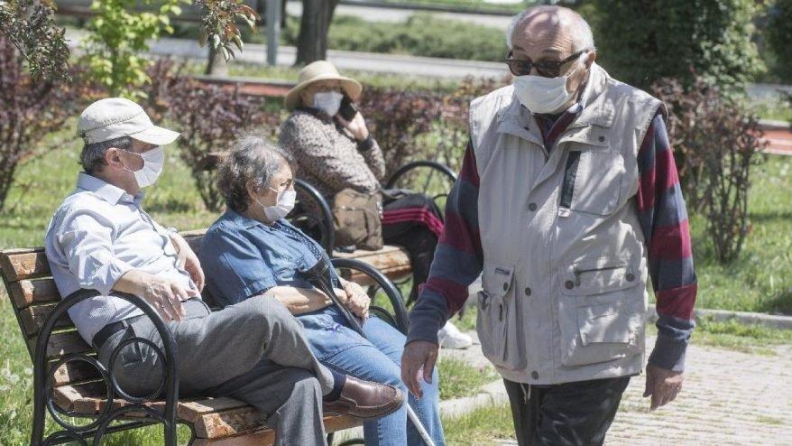 Corona yasakları geri geliyor… Üç ilde daha 65 yaşa yasak geldi