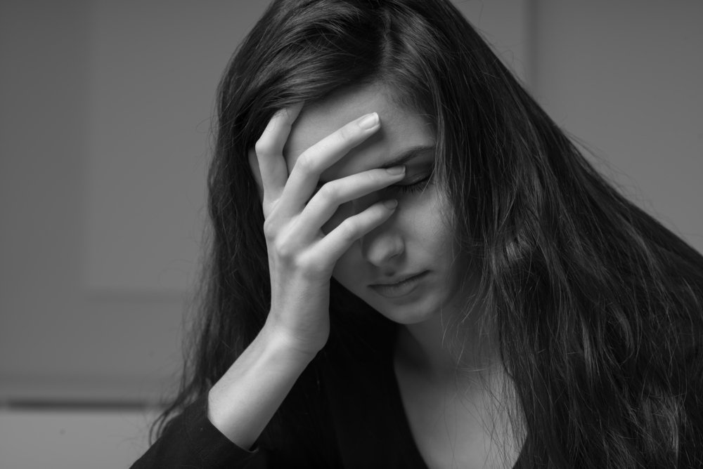 Yapılan çoğu araştırmaya göre neredeyse tüm toplumlarda kadınlar erkeklere göre depresyona daha fazla yakalanmaktadır. Bu durumun birçok nedeni olmakla birlikte araştırmaların sonuçlarını etkileyen birçok etken de vardır.