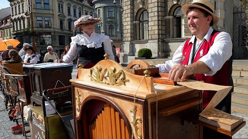 Geleneksel Laterna Festivali