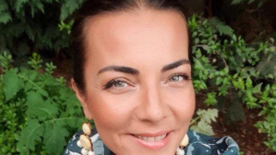Burcu Kara’dan 2020 göndermeli paylaşım