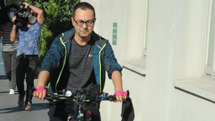 Serdar Ortaç: Evlilikten yeni çıktığım için şu an…