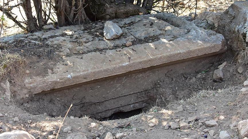 Erozyon ve kaçak kazıların talan ettiği Sebastopolis Antik Kenti