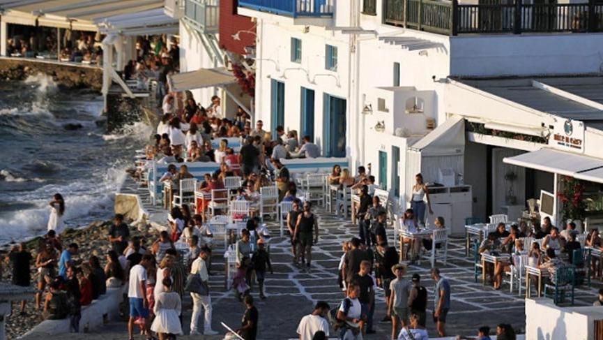 60 bin İngiliz turist, kırmızı listeye giren 7 Yunan adasında mahsur kaldı