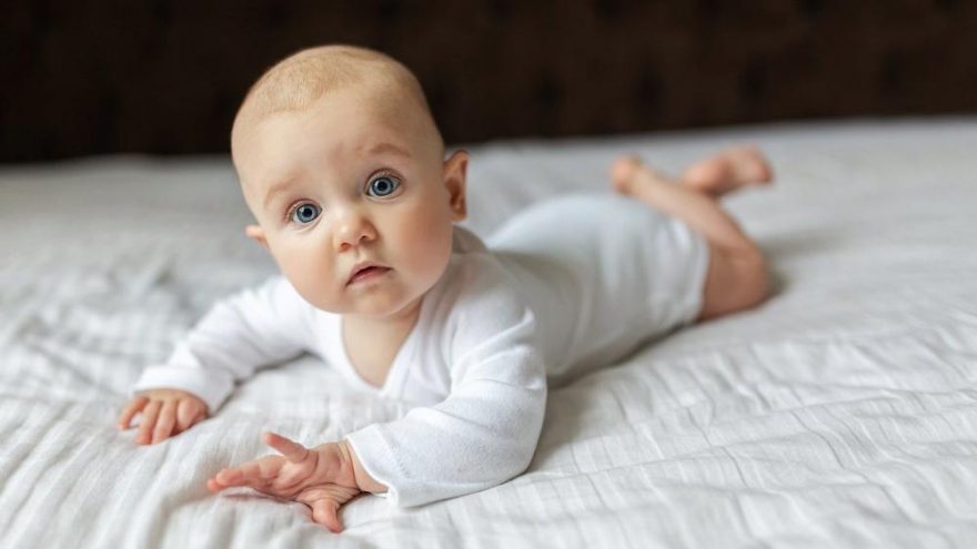 Aynur ne demek? Aynur isminin kısaca anlamı ve kökeni…