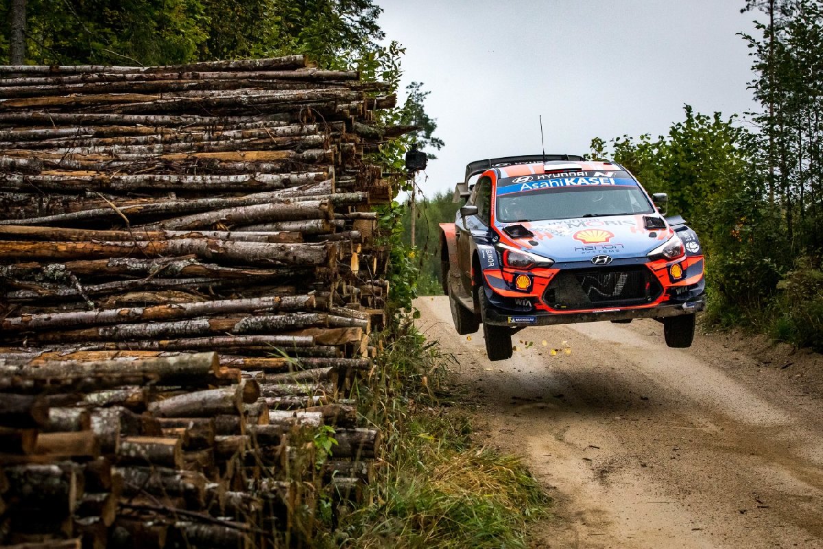 hyundai-i20-coupe-wrc-1.jpg