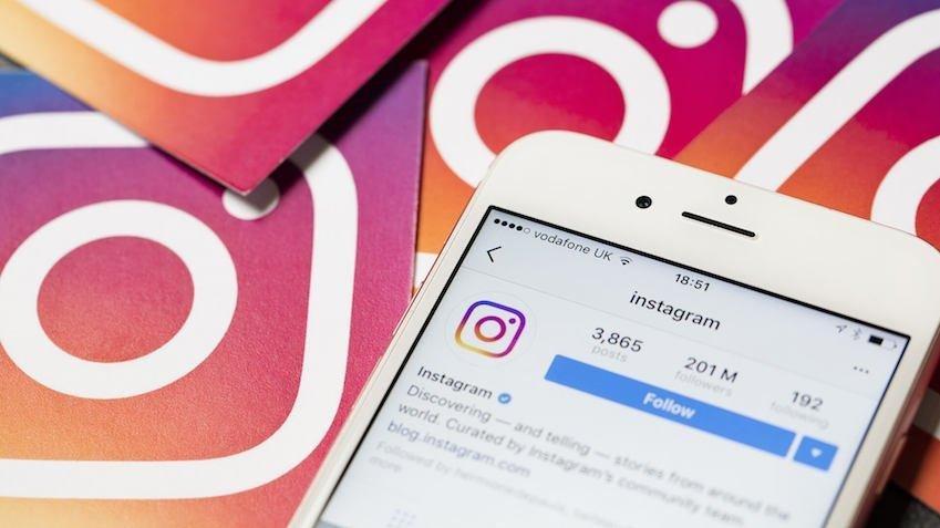 The 'Instagram is watching us on camera' accusation on Facebook!