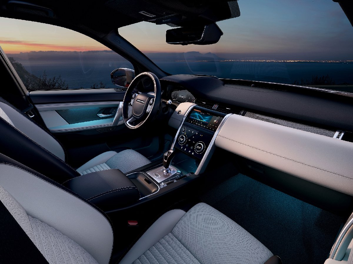 1600846309_yeni_discovery_sport_plug_in_hybrid_kabin.jpg